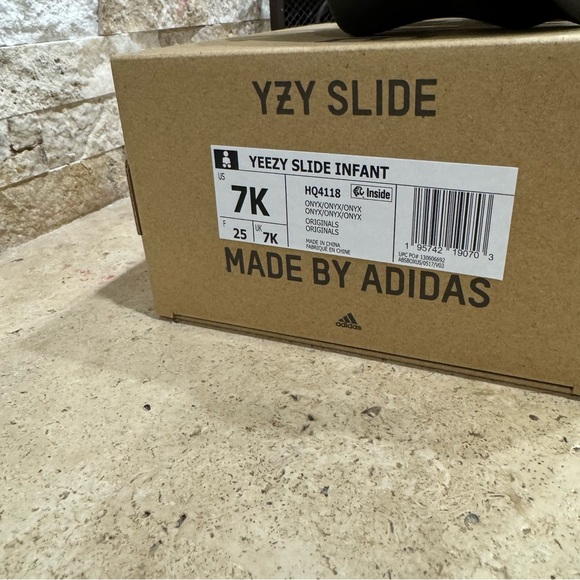 ADIDAS YEEZY SLIDE ONYX INFANTS HQ4118 SIZE 7K TODDLERS "NEW IN BOX " - Picture 7 of 7